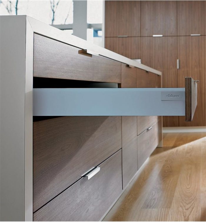 Blum Stainless Steel TANDEMBOX Antaro With BLUMOTION 30 Kg Capacity - Height M (83 mm)